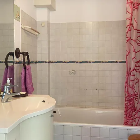 2 Bedroom Cozy In