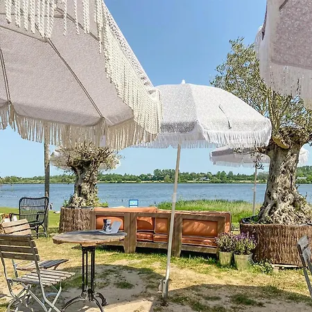 2 Bedroom Cozy In Holiday home